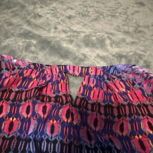 1X NY Collection colorful sleeveless dressy top. Like New!